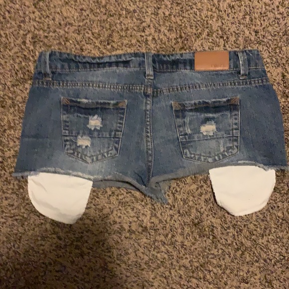 Rue 21 denim shorts size 3/4 - Picture 2 of 4